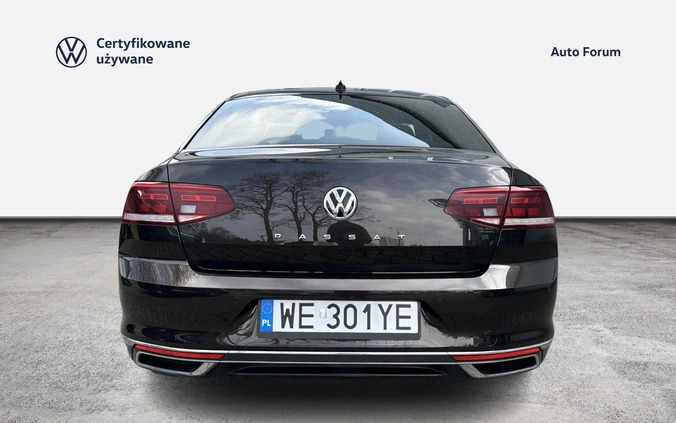 Volkswagen Passat cena 119900 przebieg: 67940, rok produkcji 2019 z Chełmno małe 277
